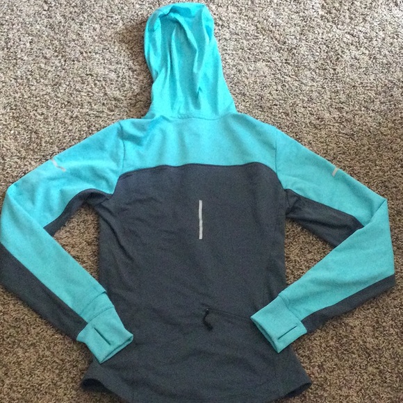 Women’s Nike fleece jacket - Picture 2 of 3